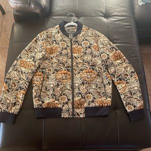 Varsity jacket size large never worn and in great condition